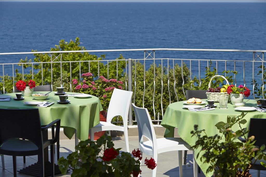 Hotel Alkyonis Platamonas Buitenkant foto