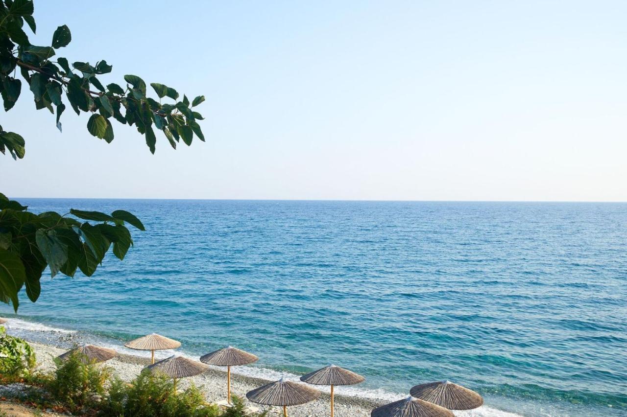 Hotel Alkyonis Platamonas Buitenkant foto
